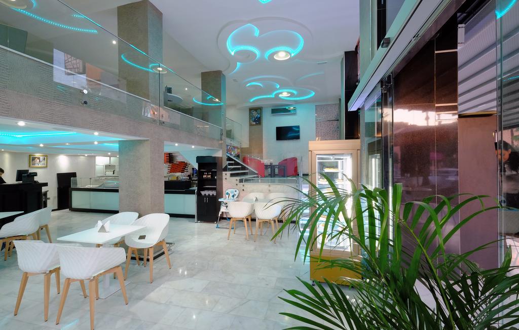 Apartahotel Mouna